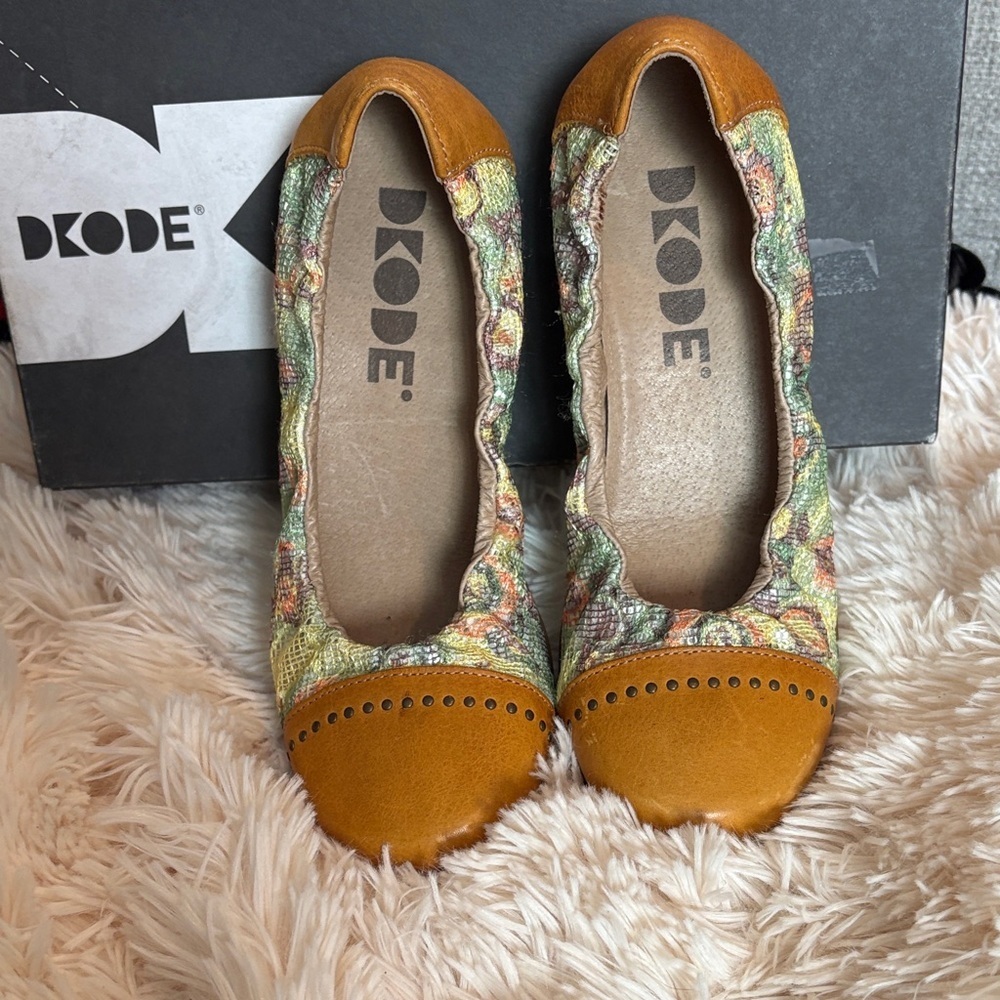 DKODE Women's Multicolor Floral Ballet Flats with Mustard Toe Nib